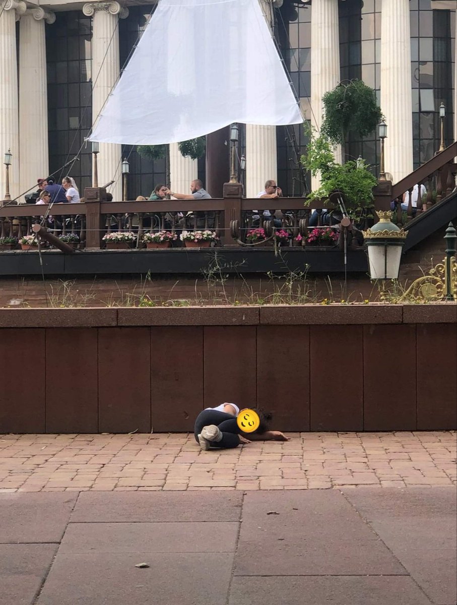 Momichet0's tweet photo. @alegorija @hranetta @skrienakamera имам цел фолдер 😂 https://t.co/QqcgDxz4tJ