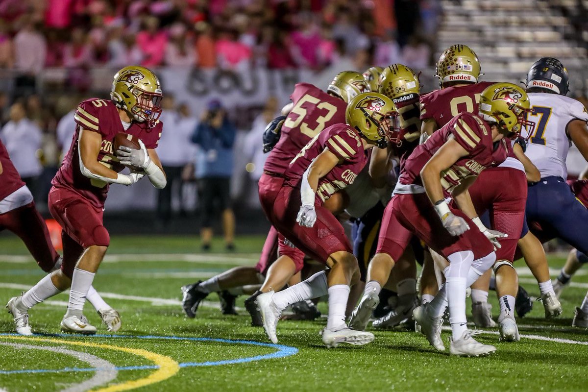 LSHS_Cougars's tweet photo. Big shout out to our 2021 Lakeville South Football team for being named Star Tribune’s Boys’ Team of the Year! #cougarpride #backtoback https://t.co/sdhisKCOtS
