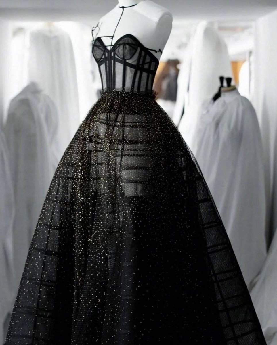 yuling99366's tweet image. @nomosglashuette Just because you gave too much laughter, no one cares about your sadness and seriousness