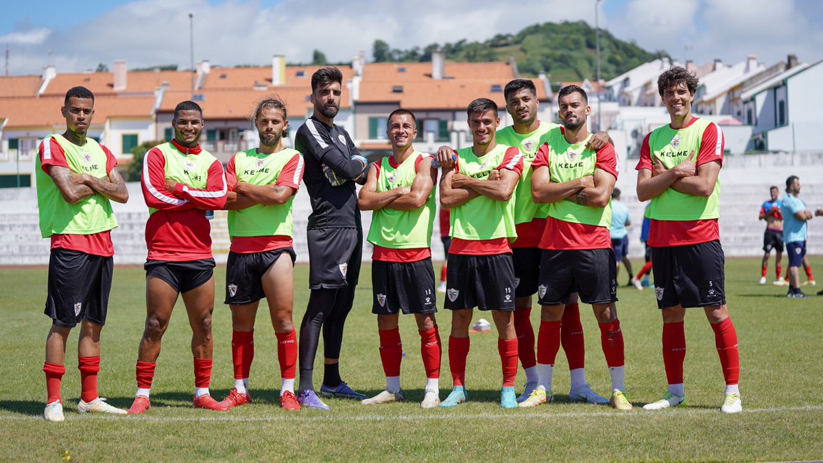 CD_SantaClara's tweet photo. 𝑾𝒊𝒏𝒏𝒊𝒏𝒈 𝒕𝒆𝒂𝒎 😎🏆

#BravosAçorianos #MisticaInsular https://t.co/anDRlJpMKN