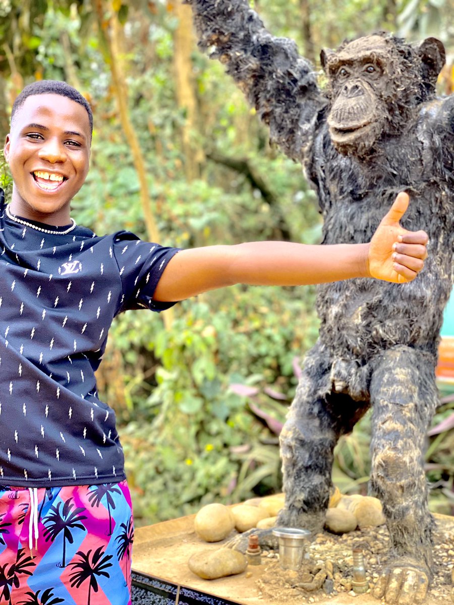 EricNdawulaGrif's tweet photo. So I finally met the famous though late Zakayo @UWEC_EntebbeZoo  #LegendsNeverDie https://t.co/URupf4x8Wo
