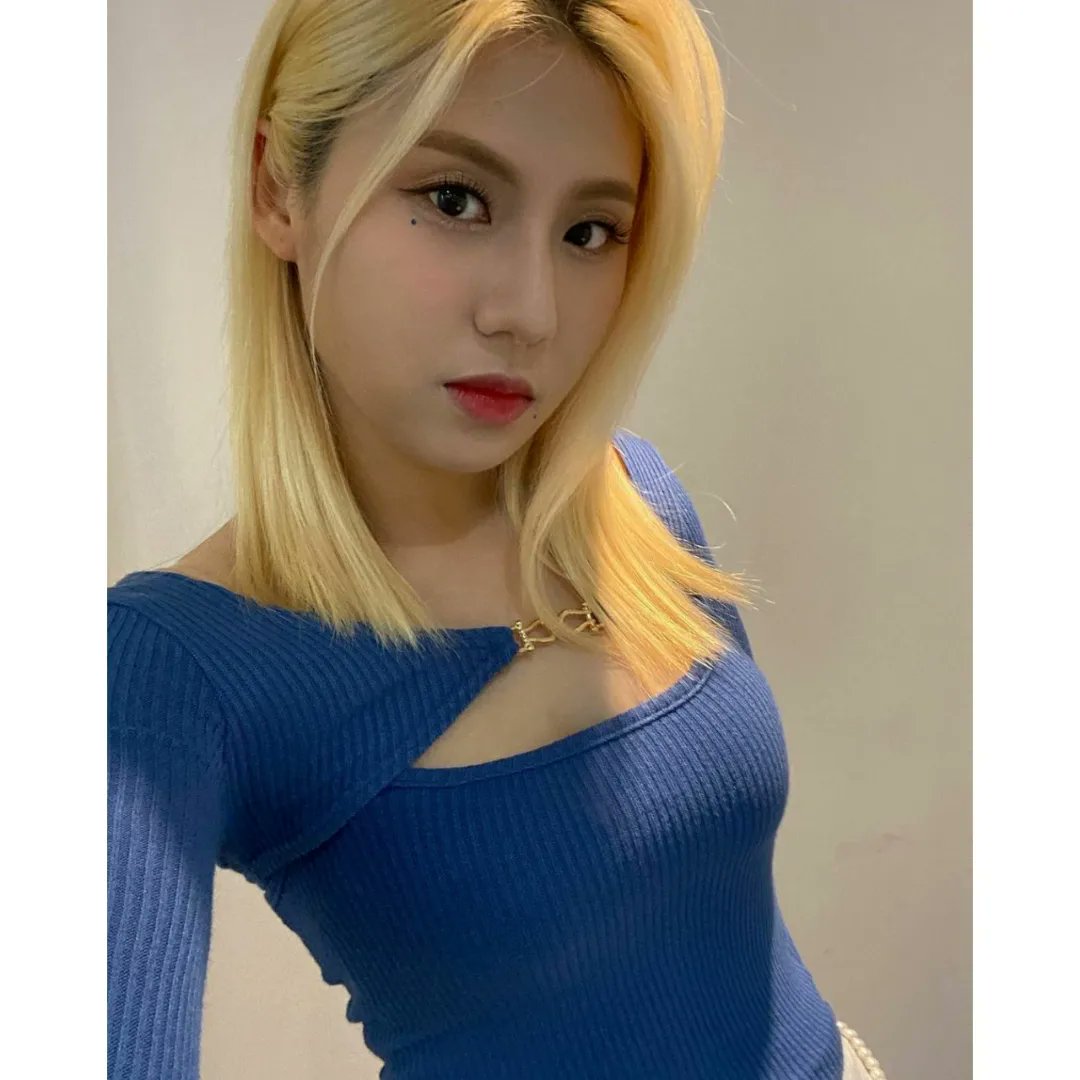 rumbleG_Union's tweet photo. |📸[#INSTAGRAM] 2022.07.28
╰► DiDi #디디 acc update 
—————
❥TRAD: ➛ Close-up shot! 
3rd Army 12:00 Thank you for your support. ❤️ Thanks to you, I gained a lot of strength. 💪🏻 Eusha Shot
© English translation by Rumble-G Union 
—————
@RumbleG3 https://t.co/Es3ZqD0NND