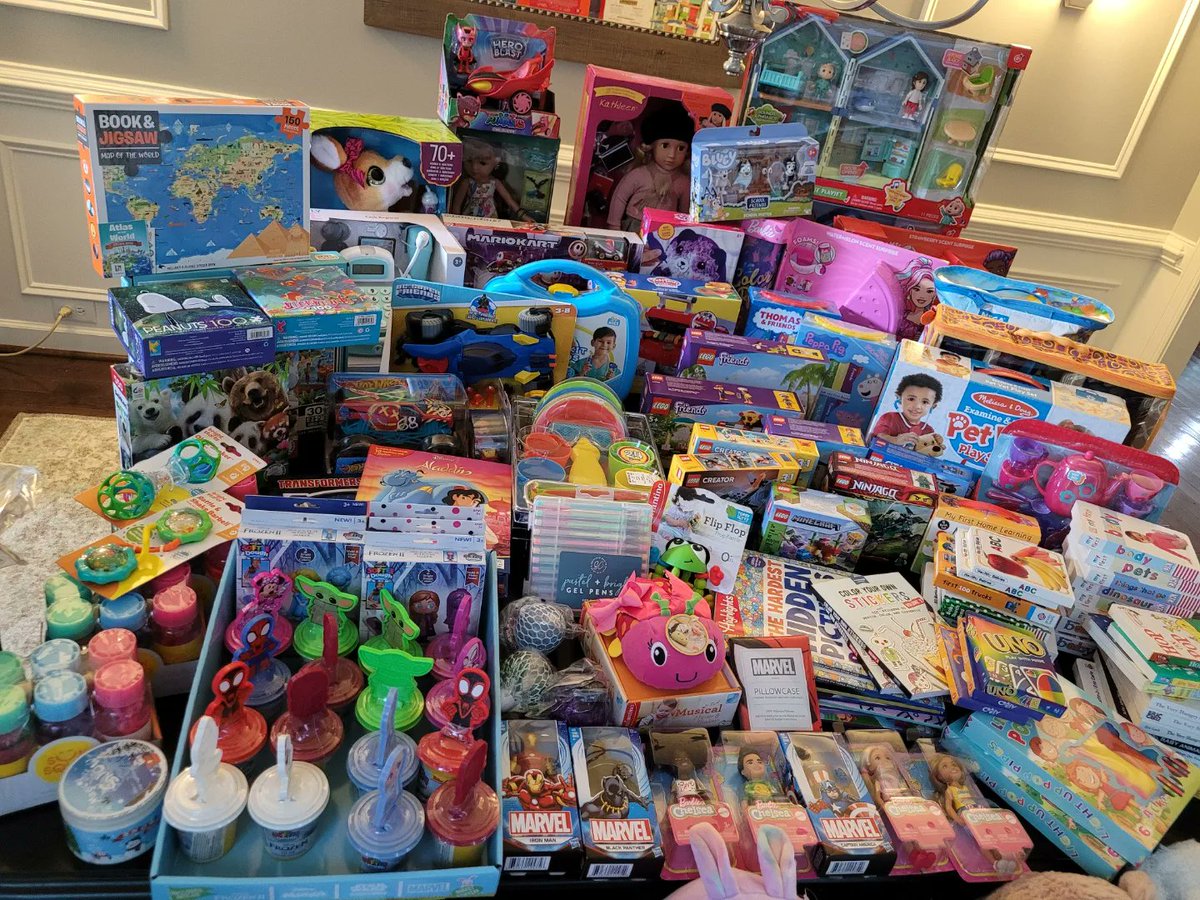 AbbysArmyNC's tweet photo. Duke Donation Day with my 2 sidekicks! Tons of requested and donated toys being delivered! Thank you to everyone who supports us and kids fighting pediatric cancerπ
@Duke_Childrens
#abbysarmync
#noonefightsaloneπ
#bethegoodintheworld https://t.co/tWco32AqIB