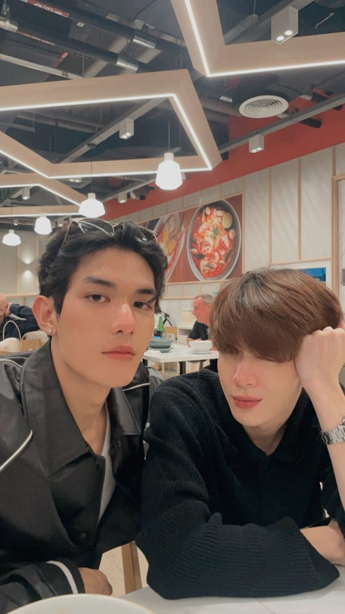 hourlynetjames's tweet photo. safe flight both of you!! enjoy your time in korea naa😻🤍

#NJGoToKorea 
#NetJames #เน็ตเจมส์ https://t.co/fXTZoWwK2M