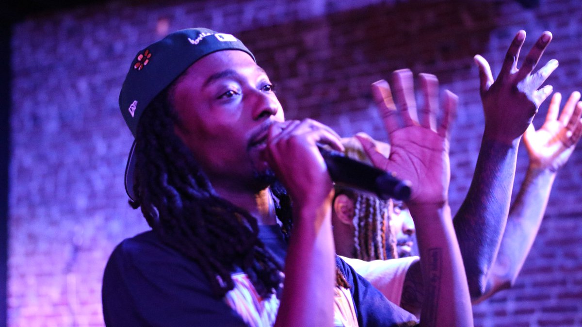 searchpartystl's tweet photo. if you missed our fundraising kickoff and artist panel last week, the livestream is posted on our ig!
thank you for an amazing night @camicruzthomas @phonzz @__jusjuan #shanab @big_esco @kinfolkandthem @bstrawberrystl
📸 monae cribbs
donate: https://t.co/EU7kNGVwEn https://t.co/h2dtu56jCo