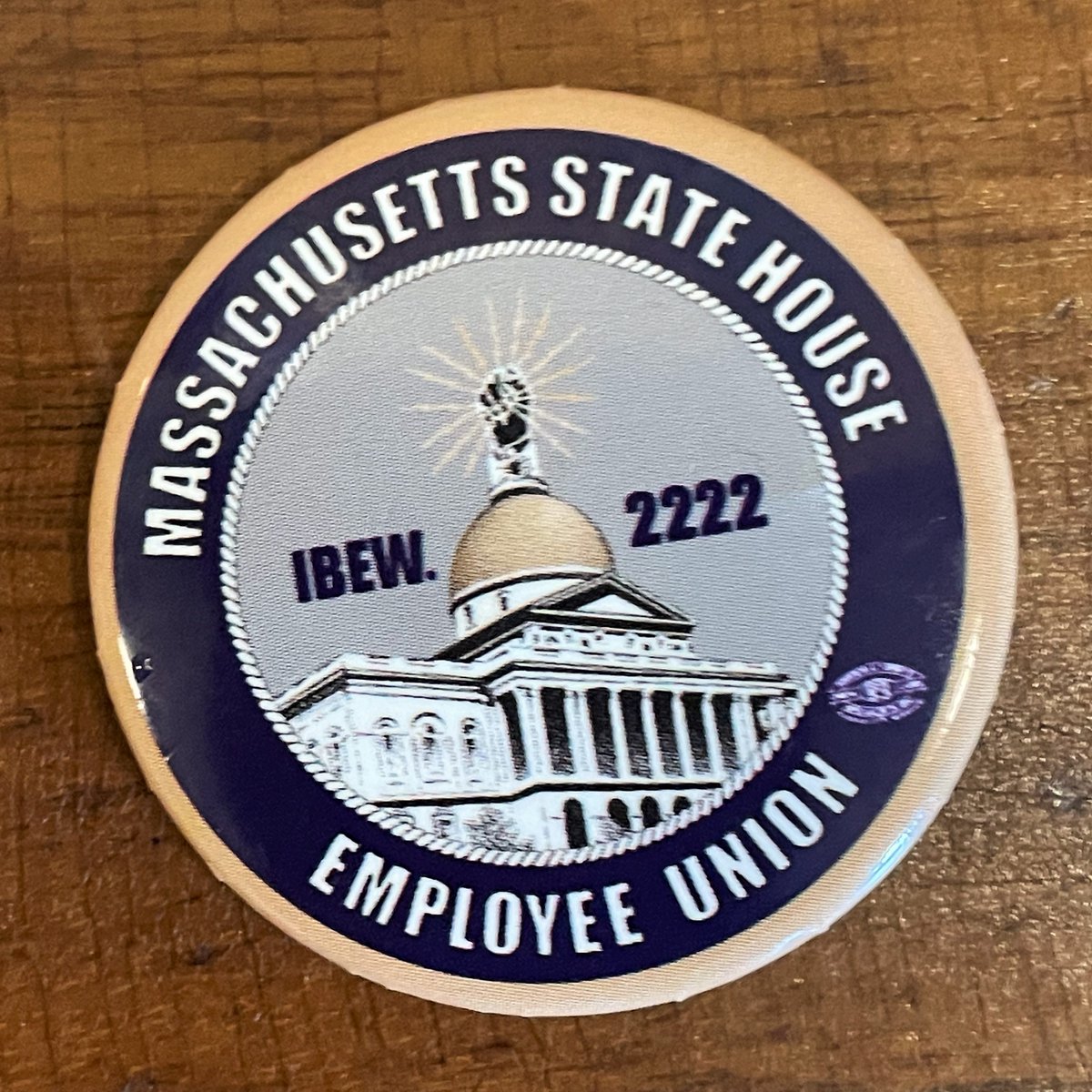 Proudly wearing my @BeaconHillUnion pin during session today with my friends @SenChangDiaz and @SenJohnFKeenan. Employees deserve to have a voice at their workplace, and we will keep fighting until every worker has that opportunity – including right here in the State House.