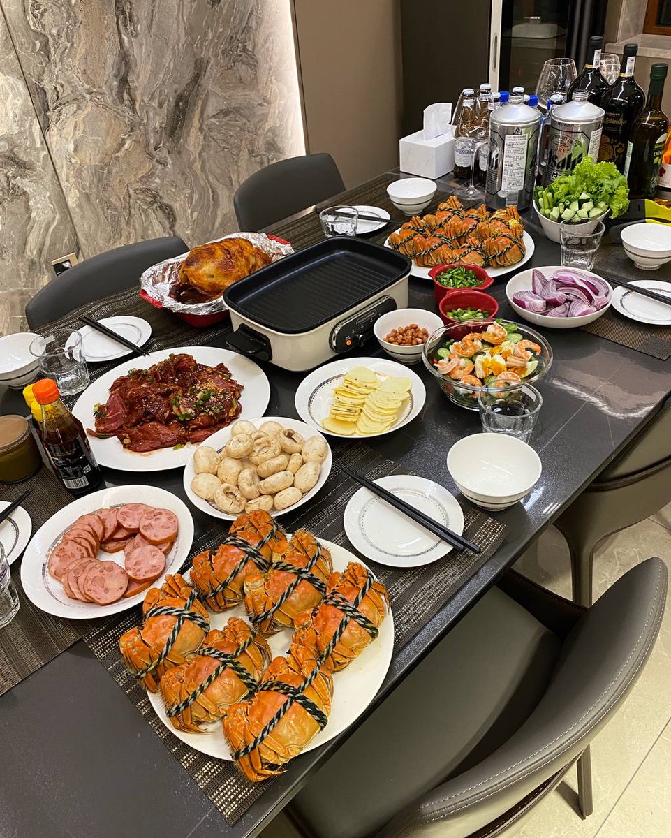 Dimplesmoe's tweet image. Today, my good sister moved, come to her house for a small gathering.