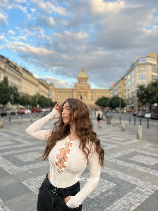 Watch Milana's leaked NSFW photo on TwXstars