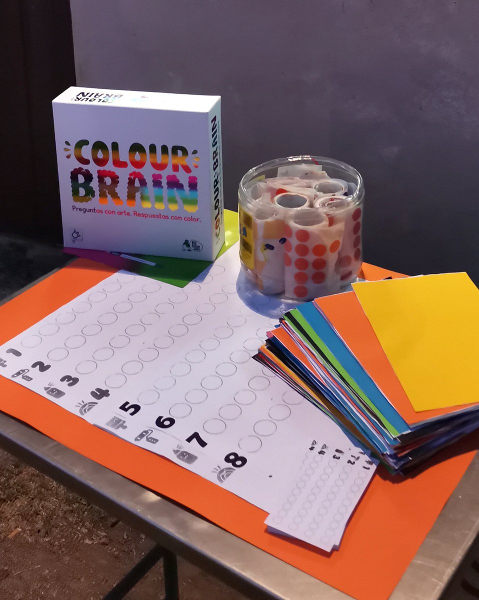 Mercurio_Juegos's tweet photo. ¡COLOUR BRAIN GIGANTE! compartimos estas fotos que nos han enviado desde @solibernat ¡mil gracias! Nos ha parecido una chulada y una gran idea para jugar Colour Brain ¡¡a lo grande!!
¿Qué te parece? ¡Poco bien se lo pasaron los chavales!
#colourbrain #partygame #juegosgigantes https://t.co/jl9tjIS0Xo