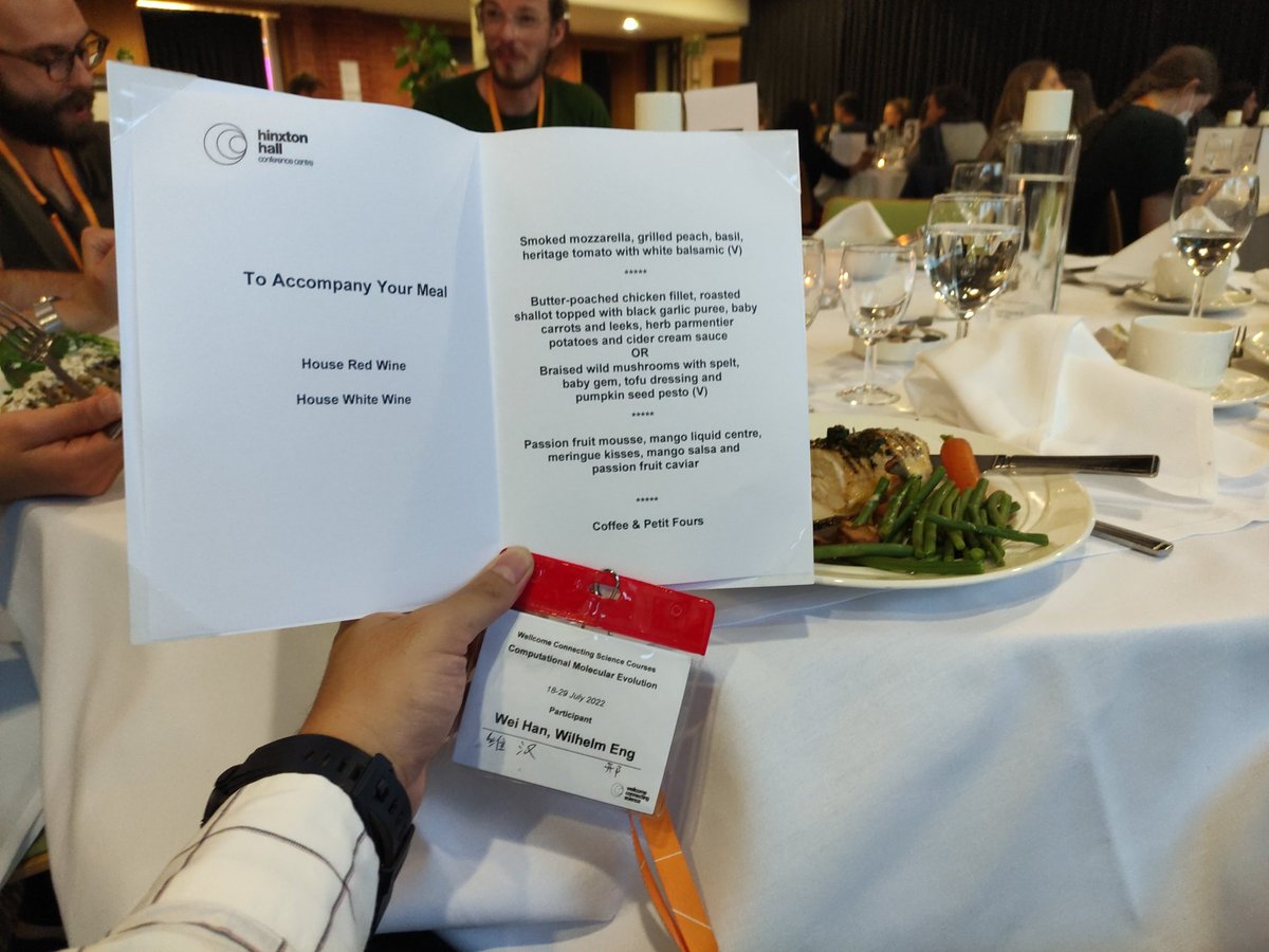 Weighoney's tweet image. It&apos;s the final (11th) night, with course dinner, great company especially when the organising team @JdaRocha1 is with us! #CoME22 @eventsWCS it has been eye-opening! #ComputationalMolecularEvolution #batch12