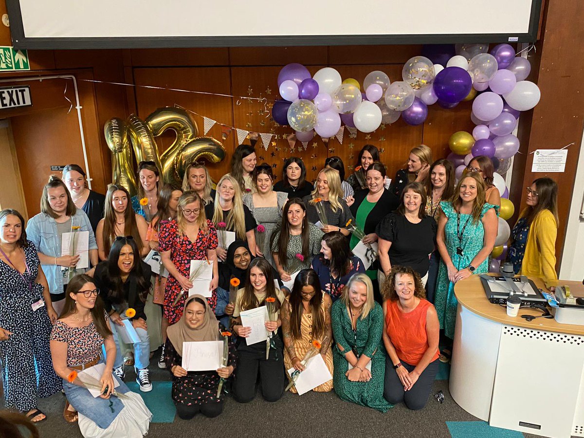 What an amazing day saying #farewellset29 in <a href="/SUMidwifery/">Swansea Uni Midwifery</a> today. Such amazing speakers focusing on digital midwifery, and a lovely send off for the third years 😍 <a href="/beetrooter/">Jude Jones</a> <a href="/SparklySwan80/">@Sp💙rklySw💙n80 RM</a> <a href="/watkins_anne1/">anne watkins</a> <a href="/vickykomolafe/">Victoria Komolafe</a>
