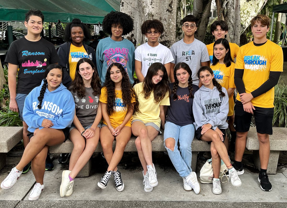 RansomEverglade's tweet photo. #REproud of the Ransom Everglades students who served this summer as Teaching Fellows or volunteers at Breakthrough Miami, still doing amazing things for students in Miami after 30 years! @breakthroughmia https://t.co/WENAJiTgyn