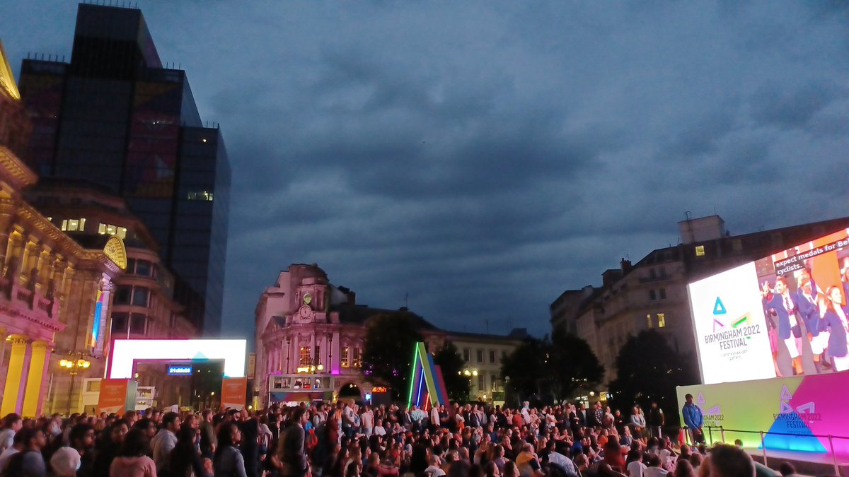 Beautiful night sky over Victoria Square during the opening ceremony of @birminghamcg22 #B2022 @birmingham_live @CityLife_Bham @MeganArcherFox