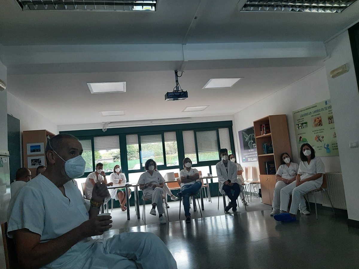 centrosaudebueu's tweet photo. Lo mejor de la semana llega los "juernes" ... Repasamos ✅✅Evidencias del tratamiento con hierro❎❎ y🔷🔷 Consejo breve dieta saludable🔷🔷Los alumnos de la @UniversidadeUSC como Josué nos cargan las pilas
@AMFsemFYC  #somoscsBueu  #primariamola #docencia https://t.co/QaBwlxAqcQ