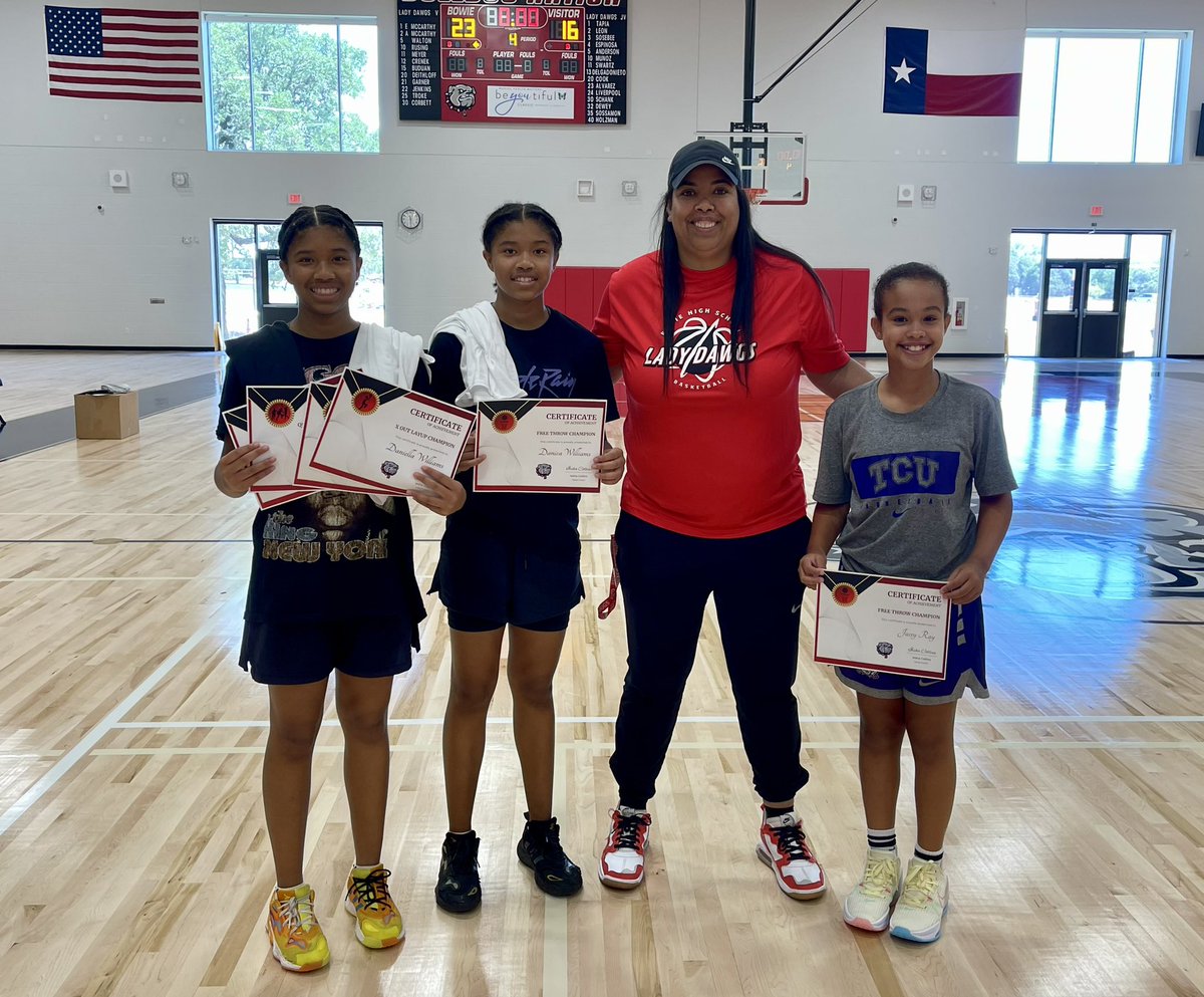 Another great camp! Congrats to Daniella, Danica and Jacey! Thanks Coach Collins! @CoacherCollins @txeliteaustin 
@WbbBowie
#LexOnThree #EliteOnThree #3SSB  #seehergreatness #twintelligent #wbb #twinology #ChaseYourPassion 🏀❤️