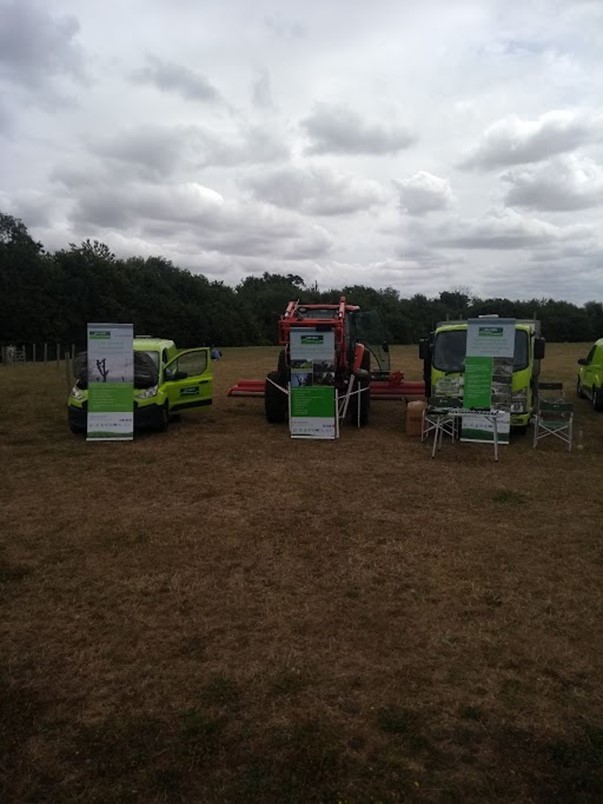 The Glendale East Herts team at Southern Country Park yesterday for Love Parks event hosted by client, East Herts Council!

#groundsmaintenance #groundsmanagement #landscaping #treesurgery #treeplanting