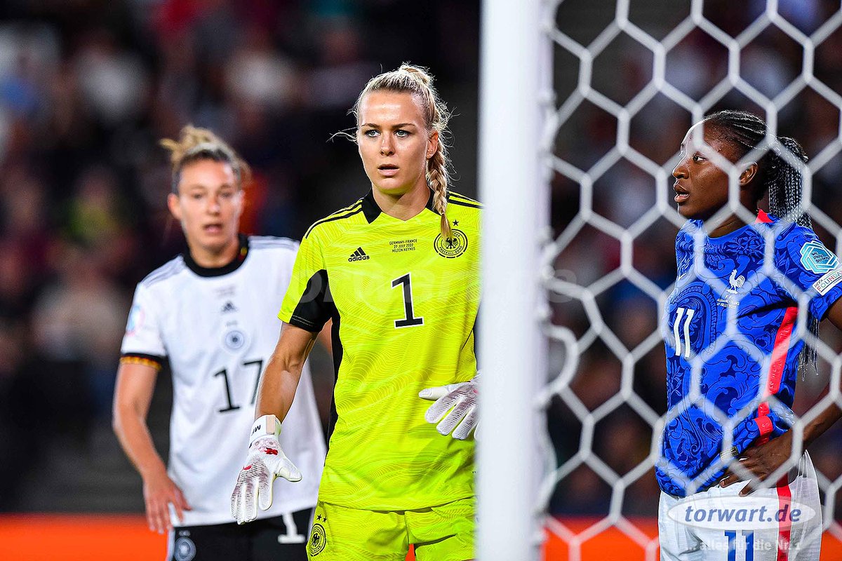 Die DFB-Nationalmannschaft im Finale der Frauen-EM. Die Torhüterinnen Merle Frohms und Pauline Peyraud-Magnin in der Torwartanalyse von torwart.de
torwart.de/magazin/fotost…