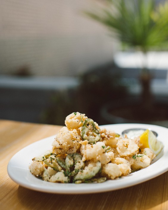 brownslolo's tweet photo. Start your meal off with a plate of our Crispy Calamari – served with fresh lemon &amp; a creamy house-made tartar sauce! 🤩 https://t.co/dBZlNkUg0q