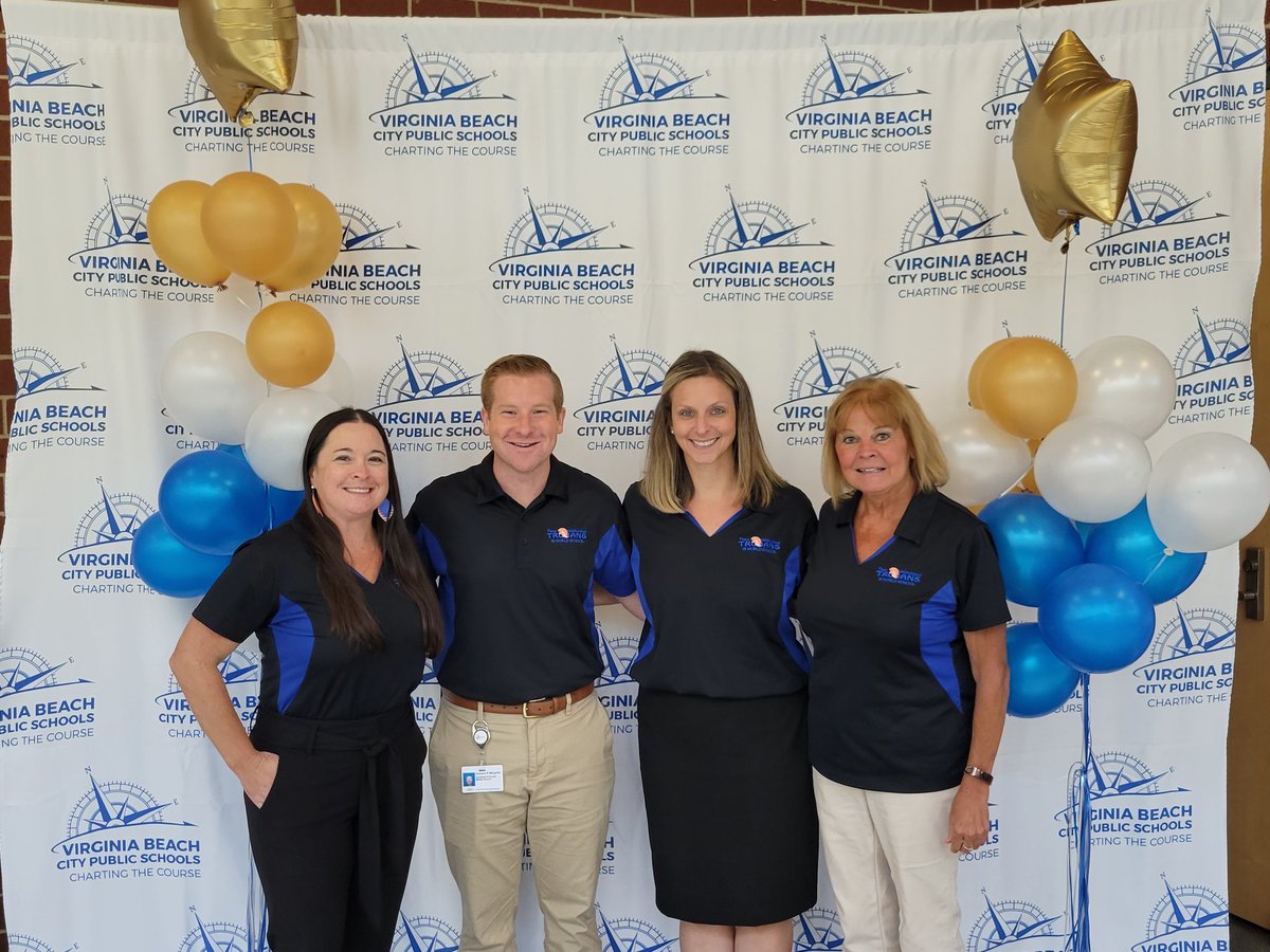 sarapmendez1's tweet photo. My amazing admin team @plazamiddle #BlessedAndGrateful #IBUnited #readyfor2022 #putstudentsfirst #VBLead #teamworkmakesthedreamwork https://t.co/sQks1LSxW8