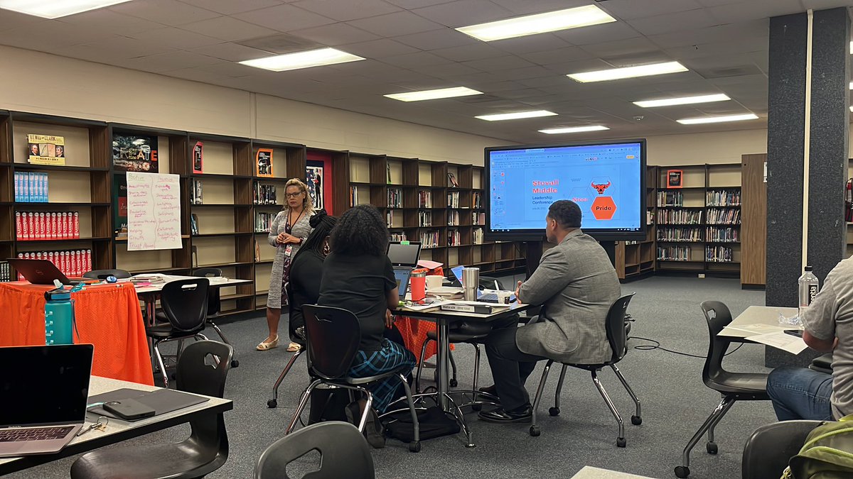 Ms_Baez07's tweet photo. Stovall Middle Leadership Meeting! @StovallMS_AISD getting ready for this upcoming school year! https://t.co/Iq6bhsfAuu