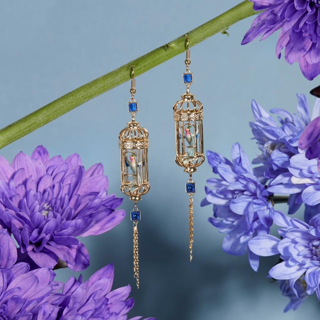 🐦NEW August Design of the Month| The Bird Cage Drop Earring🐦 

Exclusive August Price £55 -Available On-Line NOW
Price from the 1st of September £65

billskinnerstudio.com