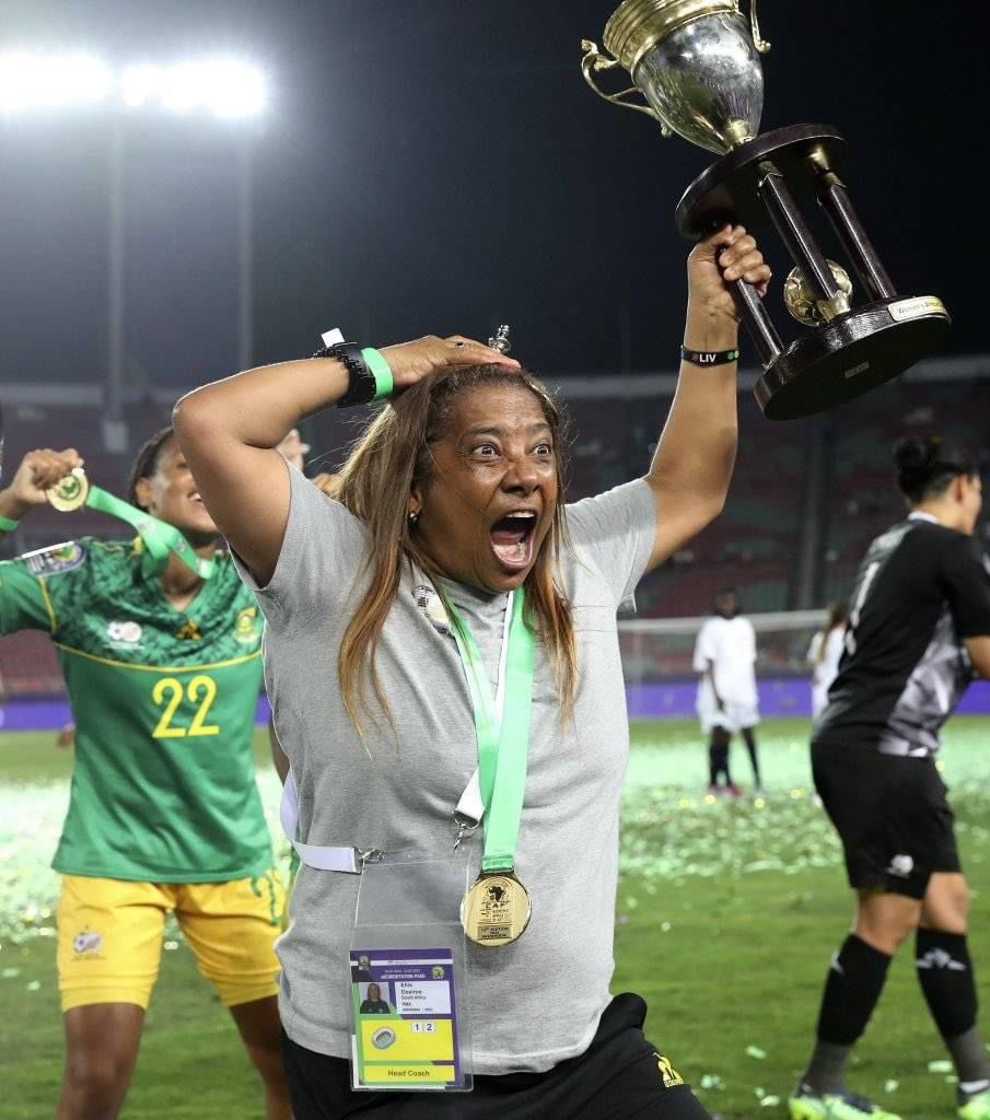 verapauw's tweet photo. From player in the first international game of 🇿🇦 to coach of the first winner of the African Championships! Desiree Ellis is this legend. What a career! 👊 @descaptain #AfricanCoachOfTheYear x3 @Banyana_Banyana 💚 https://t.co/ufMFQWN0D9