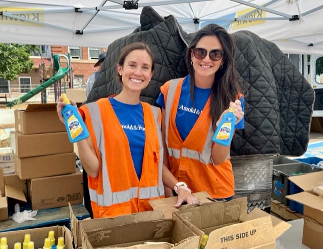 Our #Denver Corporate &amp; Finance team partnered w/ <a href="/WeDontWaste/">We Don't Waste</a>, an org that works to reduce hunger and #foodwaste. Volunteers from our team helped build a Mobile Food Market to provide greater access to food in local communities.  

#communityservice