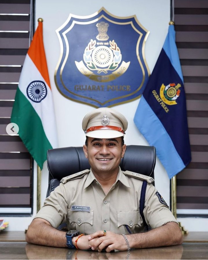 ram324634's tweet photo. સૌરાષ્ટ્રના વિદ્યાર્થીઓ, કે ગરીબ વ્યક્તિની કોઈ પણ સમસ્યાનું નિવારણ ગણતરીની મિનિટોમાં લાવનાર SP કરણરાજ વાઘેલાસર સાચા બ્યુરોક્રેટ છે.તેમની સમક્ષ કરાયેલી કાર્યવાહી, તેમનું ટ્રાન્સફર રોકવા તમામ વિદ્યાર્થીઓ વતી આપને વિનંતી છે.@sanghaviharsh,@Bhupendrapbjp #WE_SUPPORT_BOTAD_SP_KARAN https://t.co/o2Ww4BlEe5