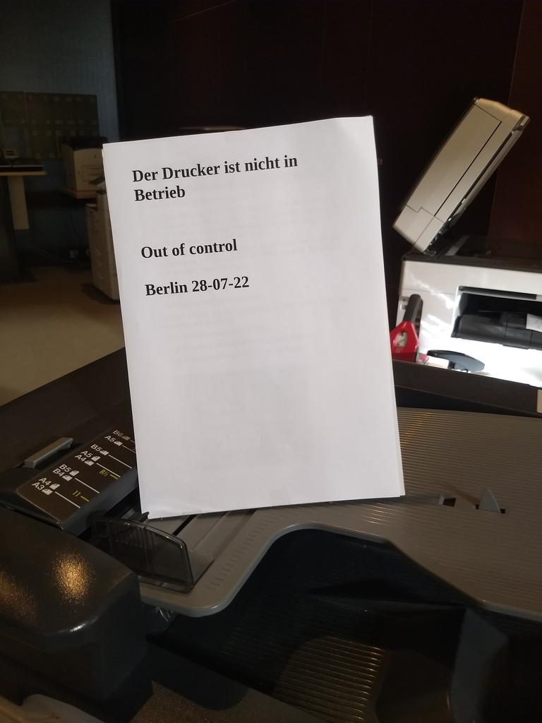 Nina Hall tweet media