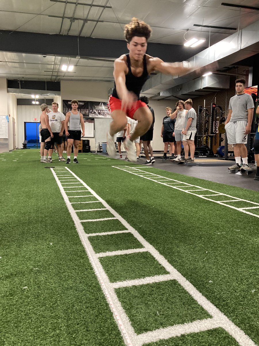 Hays High Boys Basketball tweet media