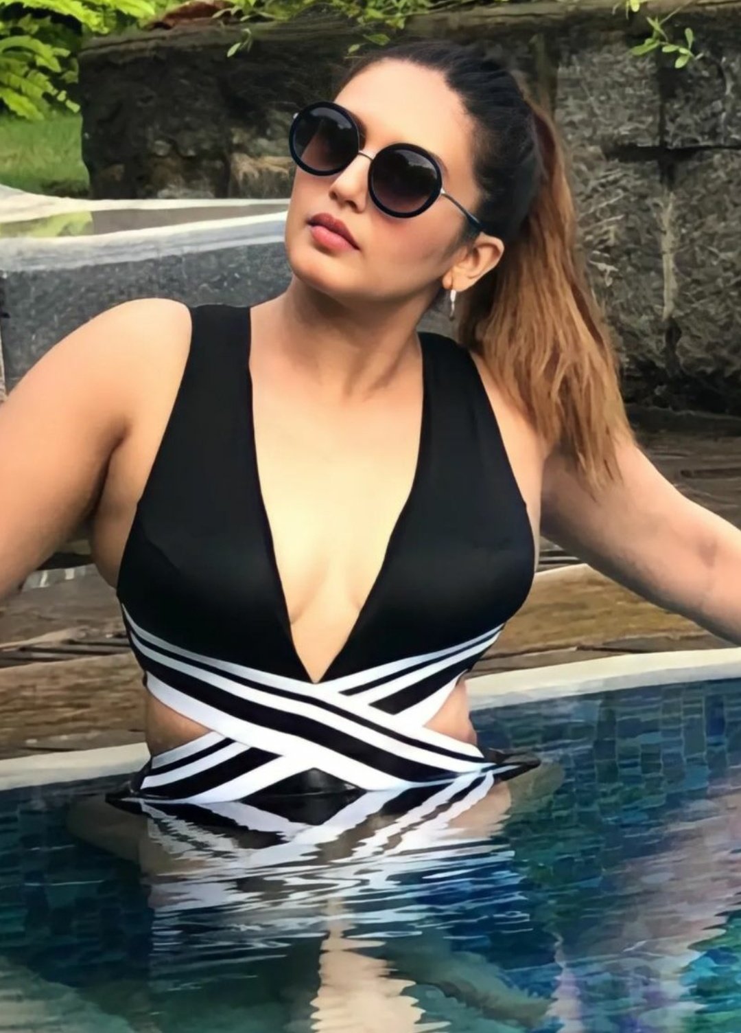 Huma qureshi best sale hot bikini