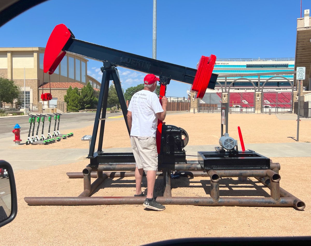 jbotros's tweet photo. Not only does Terry Fuller support Texas Tech with his energy, time, and financial resources…. he’s not afraid to get his hands dirty!  #WreckEm #PJM https://t.co/ZjCLwTZavY