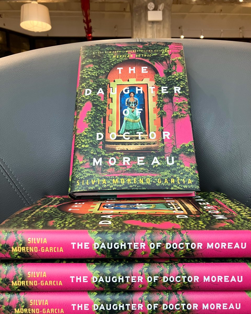 Did you love Mexican Gothic and Velvet Was the Night? Then get excited for @silviamg's new historical sci fi release, The Daughter of Doctor Moreau!
 
#thedaughterofdoctormoreau #silviamorenogarcia #newrelease #powerhouse #indiebookstore #shoplocal #brooklyn