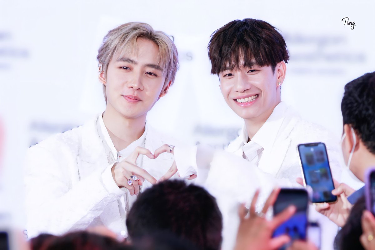 _____PP_______'s tweet photo. — ｢ จะรักพวกเธอแบบนี้จนกว่างูนะมีขาเลย ♡♡ ｣

#AAXPromMark #พร้อมมาร์ค
#prompayy #MSIWAT 
@anotherboytj23 @Mmarksiwat https://t.co/w8x1AAgnFL