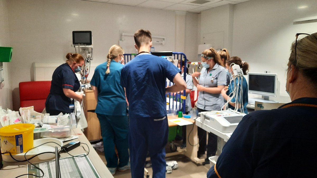 Well, that escalated quickly. 👀 Great #Simulation and #humanfactors learning with our paediatric colleagues here at @royalhospital #gettingbetteratgettingbetter