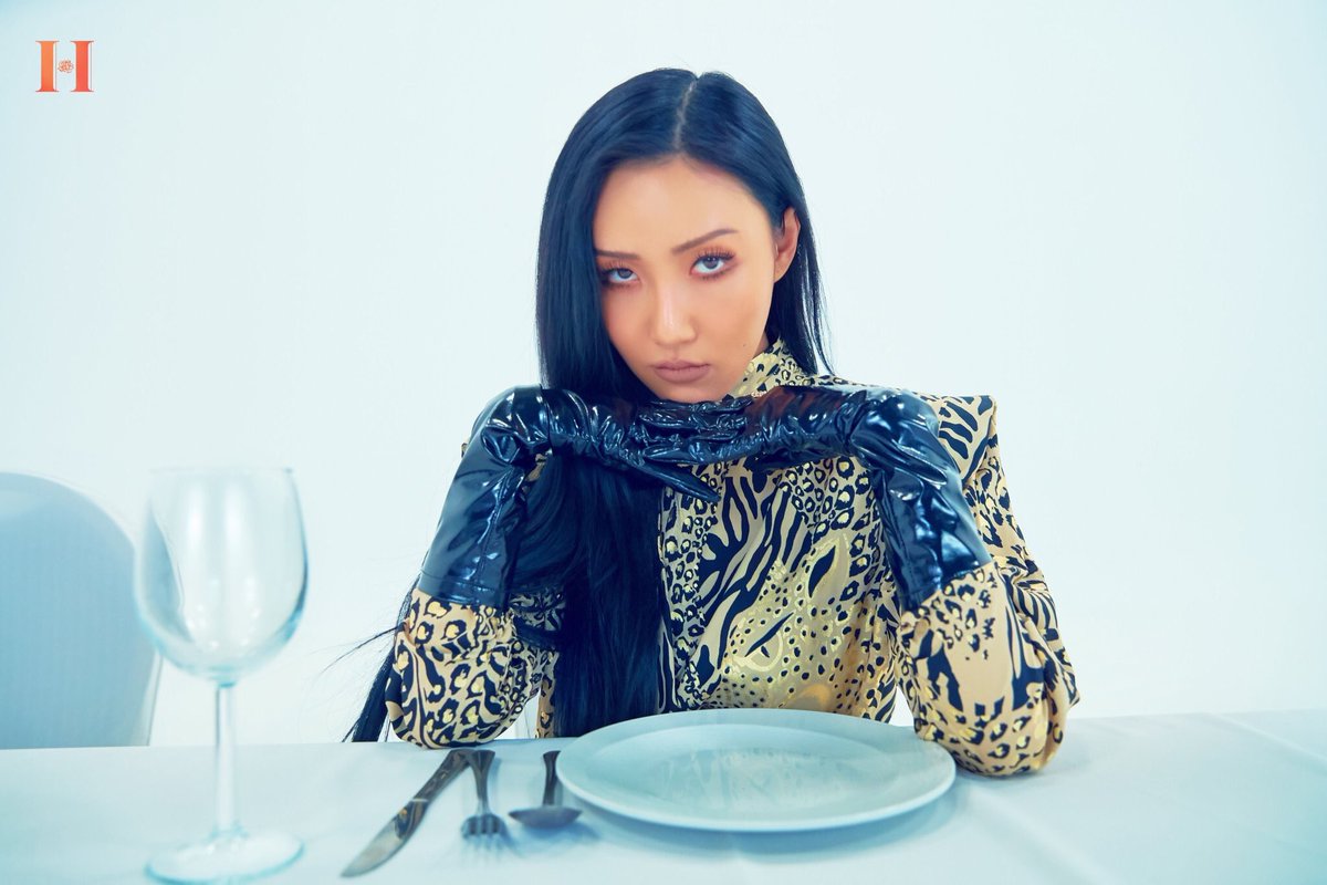 holy_hwasa's tweet photo. Hwasa 'Twit' https://t.co/g6ZNHf63pK