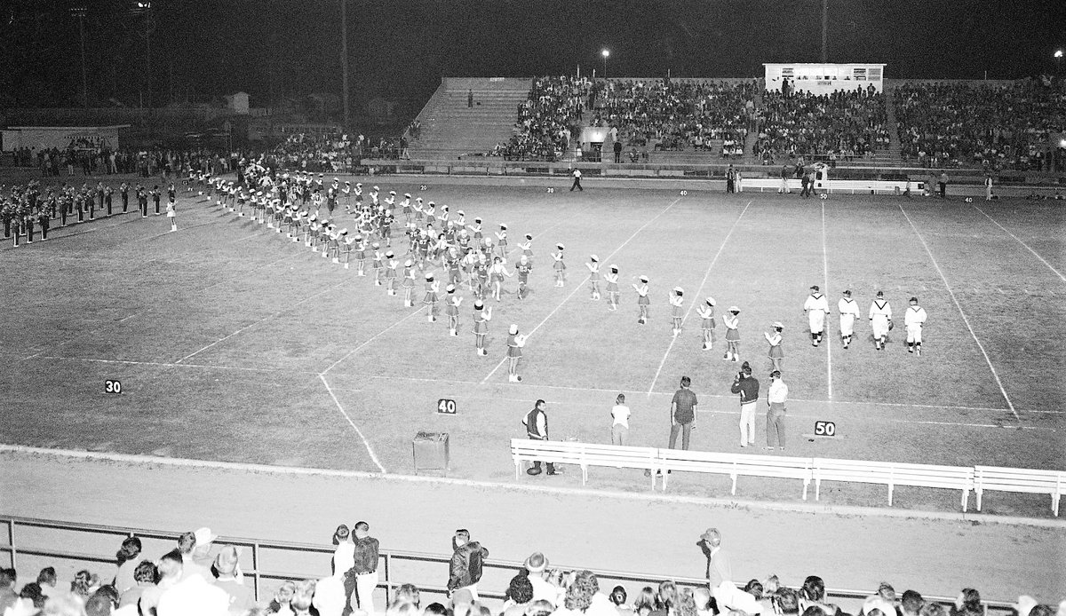 #ThrowbackThursday to 1963 as our Lariettes led the spirit line for our Falfurrias Jersey Bulls. We are 29 days away from our first football home game of the season! #CODEGREEN #WorldClassSchools
📅 August 26, 2022
⏲️ 7:30 PM
📍 Jersey Bull Stadium