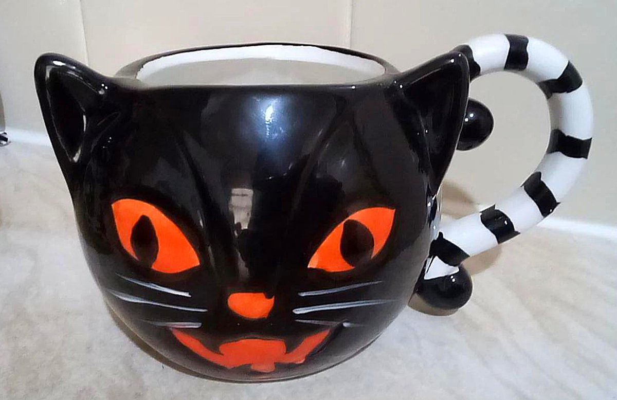FlickrofMidnite's tweet photo. 𝔗𝔥𝔢 𝔭𝔲𝔯𝔯𝔯𝔣𝔢𝔠𝔱 𝔣𝔦𝔫𝔡 😻🖤😻🖤
#halloweenhomeware #catmug #catface #mug #halloweenmug #halloweengirl #gothgirl #spookymug #tkmaxx #tkmaxxhalloween #tkmaxfinds #homesense #homesensefinds #homesensehalloween #halloweenhunting #halloweenallyear #halloweenhome https://t.co/rITDIxOBgg