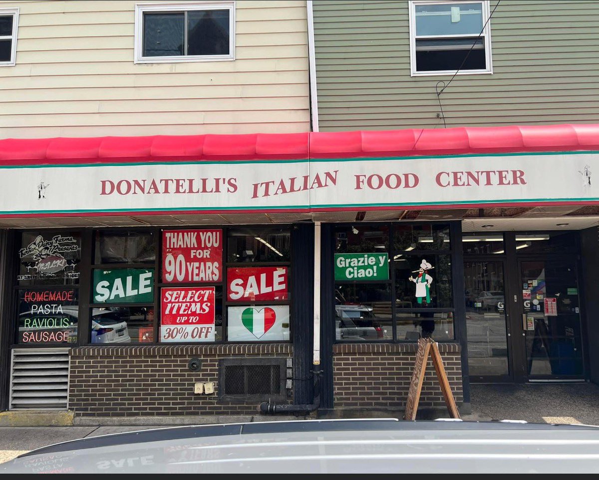 Stopped by Donatelli’s Italian Food Center for lunch one last time before they close down. This will be a big loss for Bloomfield and the City. Thank you for 90 years of outstanding service.