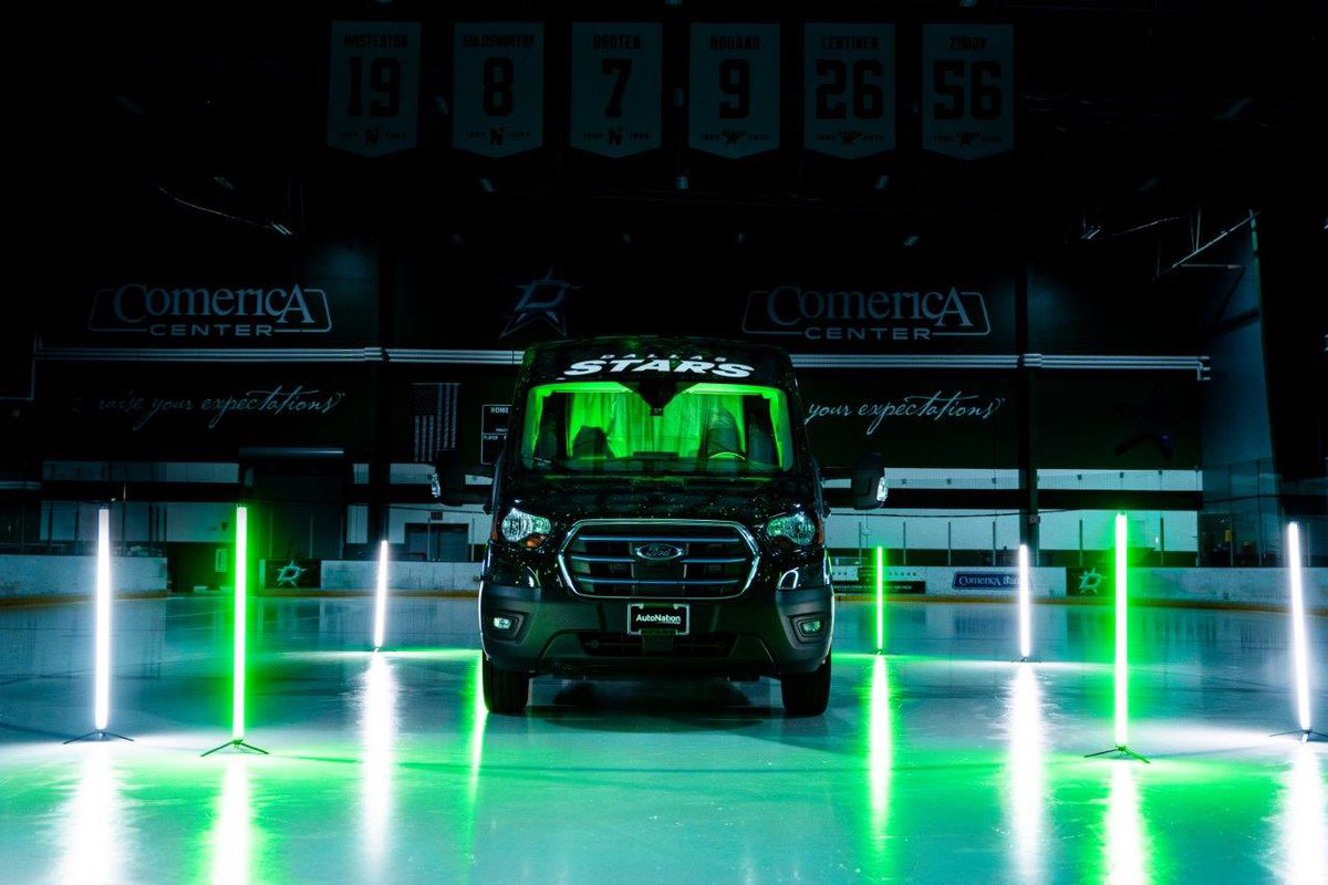 VictorEGreen's tweet photo. New whip who dis? 🛸
I still haven’t figured out how to make it fly, but I’m loving my new spaceship.
Special thanks to the @DallasStars and Autonation Ford South Ft. Worth for helping me land these new wheels!
#VicVan #TexasHockey https://t.co/RPiOlH4oEH