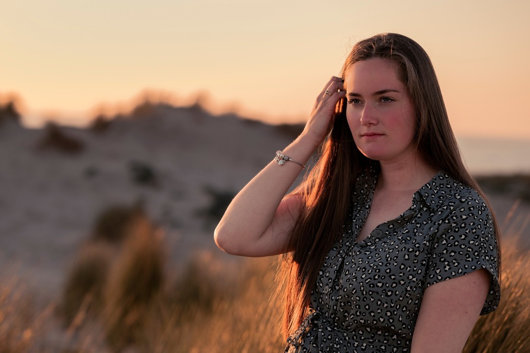 Wanneer heb jij voor het laatst mooie foto's van jezelf laten maken? 
Ik sta er meestal niet op aangezien ik altijd aan die andere kant van de camera sta. 

Een portretshoot kan een mooie manier zijn om jezelf eens in het zonnetje te zetten. Als je dat wilt kunnen we samen kijken