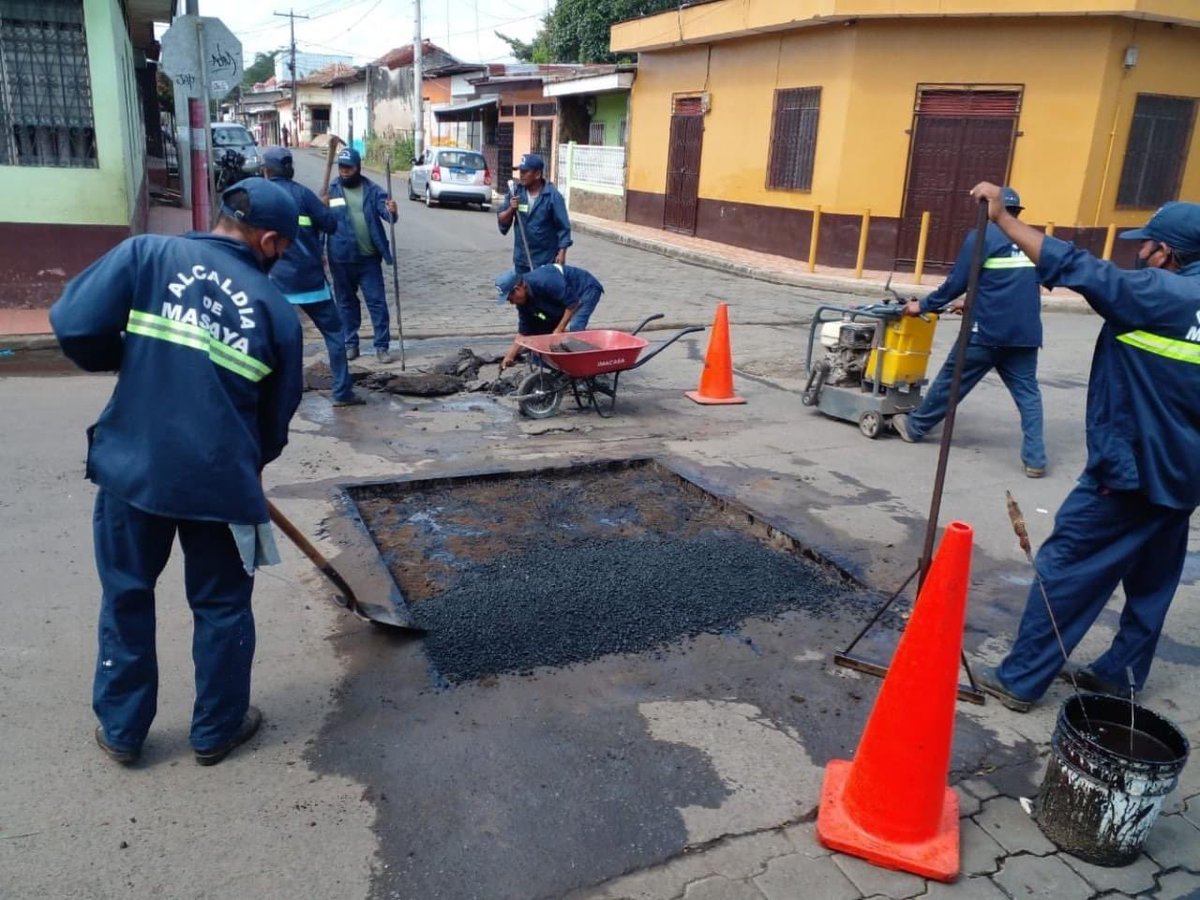 Plomo19792's tweet photo. #Nicaragua

Alcaldía de Masaya realiza bacheo asfáltico de diferentes calles.

#4319FuerzaDeVictorias

@lavozsandinista @VivaNicaragua13 @el19digital @Canal2Nicaragua @INIFOM2021 @nuevaya https://t.co/ZPhsLQgJL1