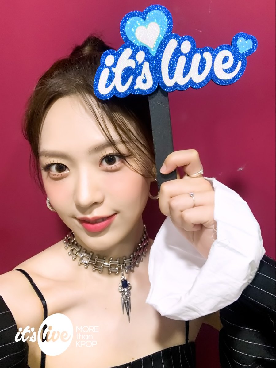 i_lbrasil's tweet photo. 💙||Atualização||💙

 Atualização do It's Love com a I.L

#IRRIS #아이리스 #I_L #아이엘 https://t.co/9zB7Q3iUvm