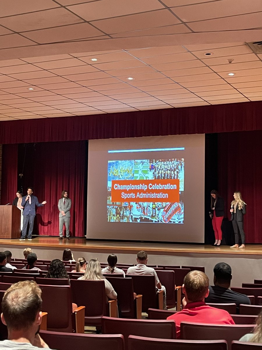 🚨Buckeyes in Action🚨

Bucks Go Pro Student-Athlete Interns Nolan Williams, Mary Jaskoviak, Riley Brengman, Josie Cahall, and Jack Leverett present on Sports Administration. 🅾️

#GoBuckeyes 🌰