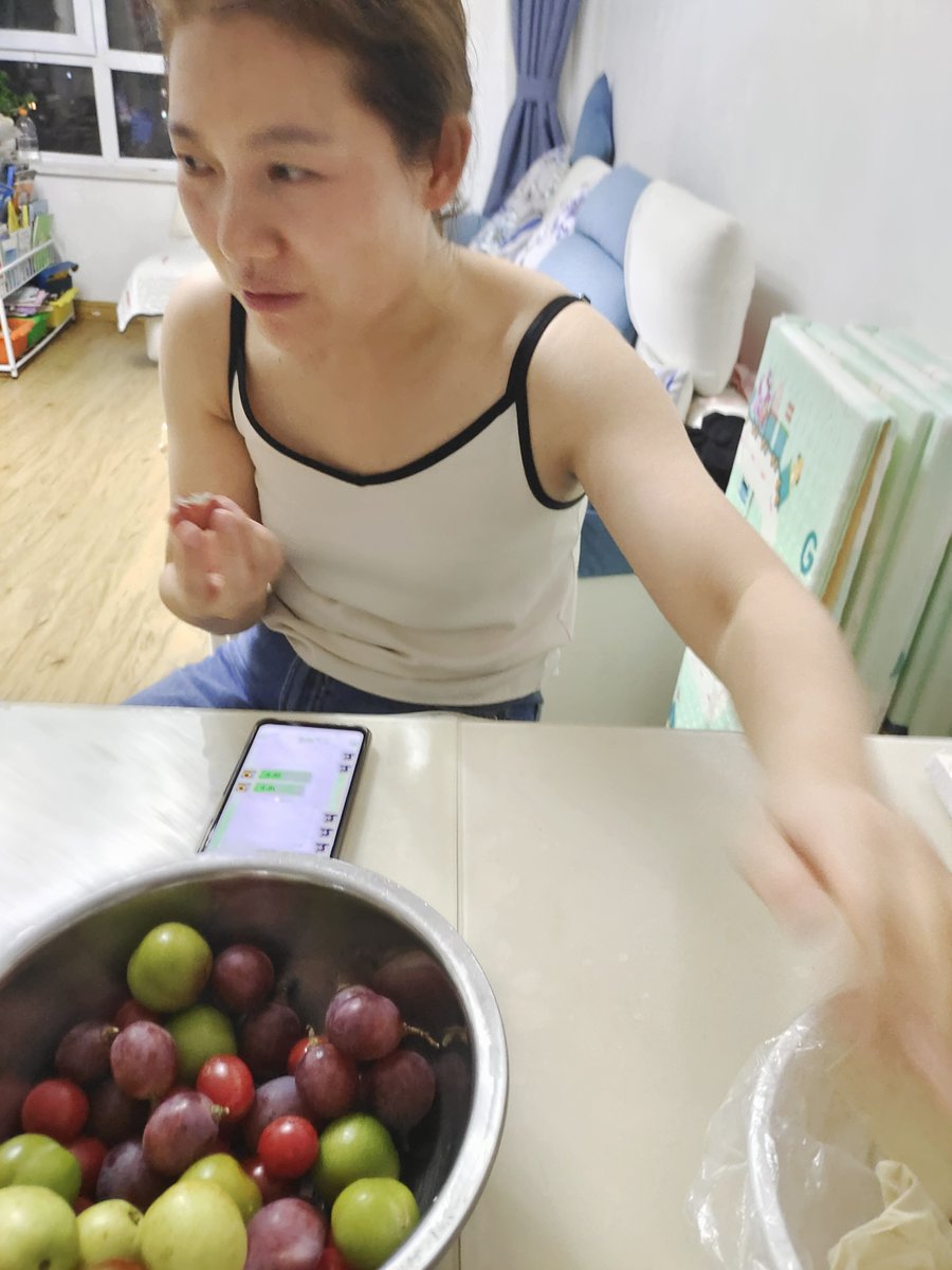 YinDi666's tweet photo. 贱货大姨姐孙文雨，已经洗干净等待我肏她的肥臀了，开冲😍👍 https://t.co/aV6YvvzqDv