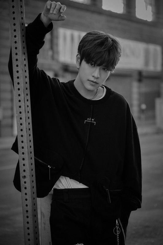 seungheeni's tweet photo. ↬ Chronosaurus [ https://t.co/coFh5de6VF ]

 02:23 ─────────⬤─── 03:30

      ⇆           ◁     ||     ▷         ↺ https://t.co/5rDqBILMaD