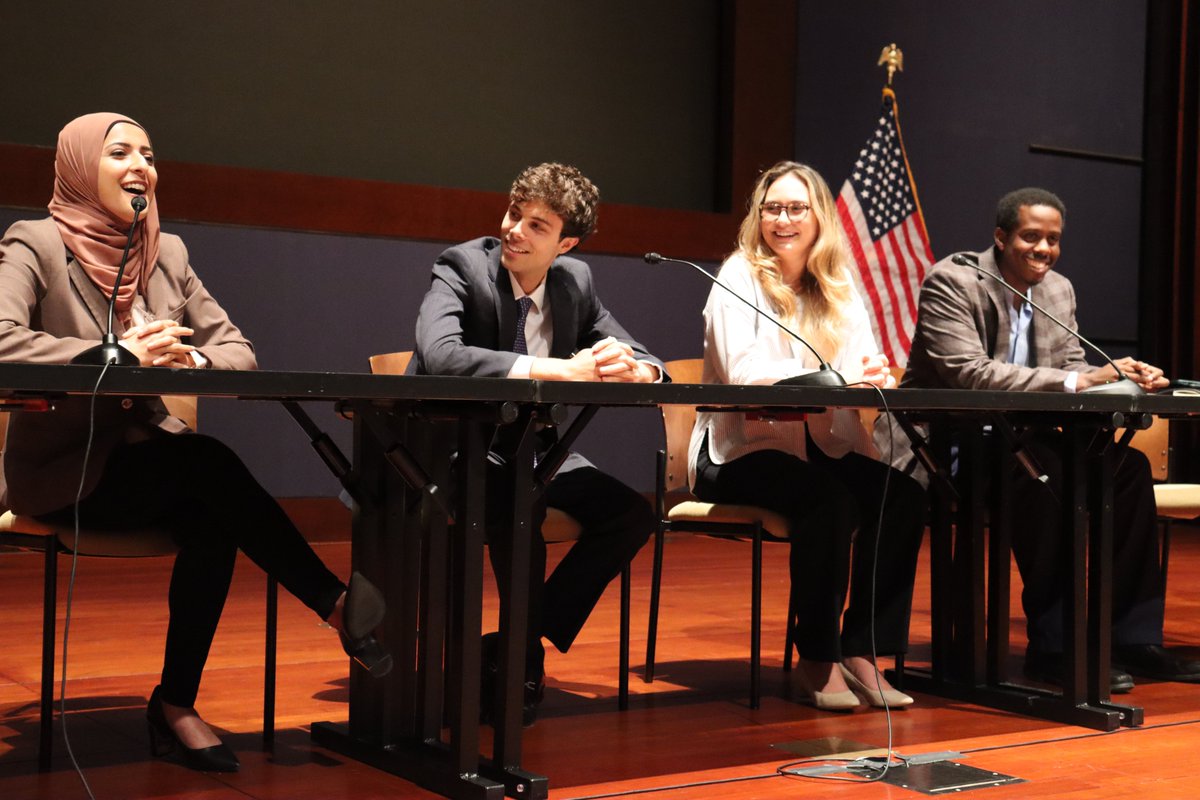 Participants in <a href="/FFCongress/">Future Forum Congress</a>'s #YouthCongress also got to learn from an all start panel of our coalition members  about the importance of representation + meaningful engagement of young Americans and their career paths in public service as Gen-Zers and young millennials!
3/