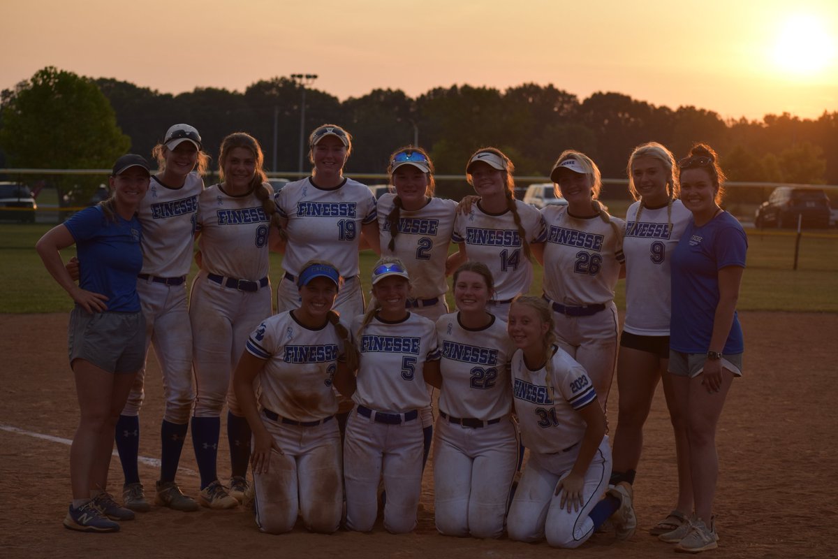 Finesse16uSmart's tweet photo. Finesse 16u Smart finished our 2022 season. What an amazing group of girls and parents with an incredible season of challenging tournaments and competitive softball. Proud to be a part of the Finesse family!  @FinesseOrg #gofinesse #WearYourEffort 💙🖤🤍 https://t.co/XJWo8eX5Kn