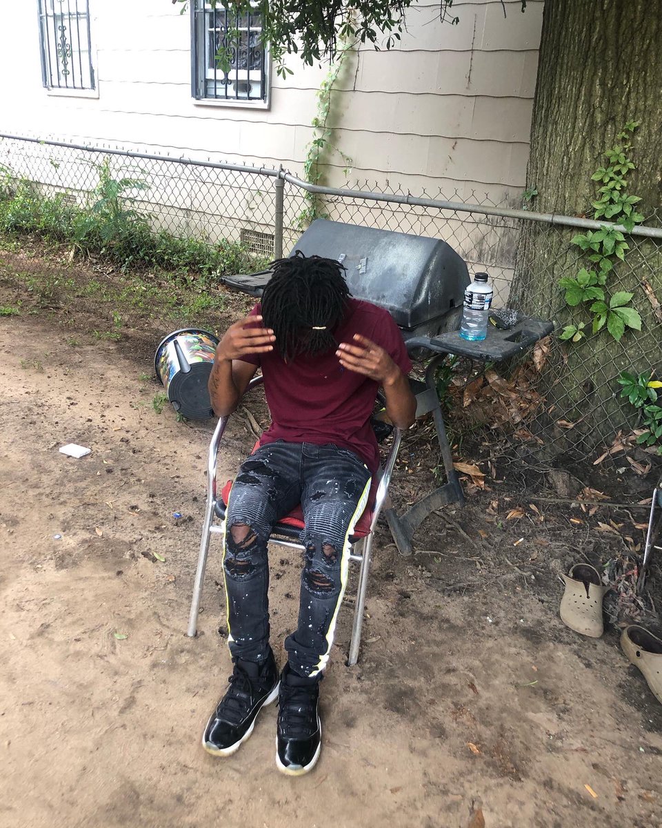 ynla_ThetopOpp's tweet photo. Niggas chasing clout and claiming body’s they ain’t do fr 🦅⚡️ https://t.co/naNfrlB9AZ