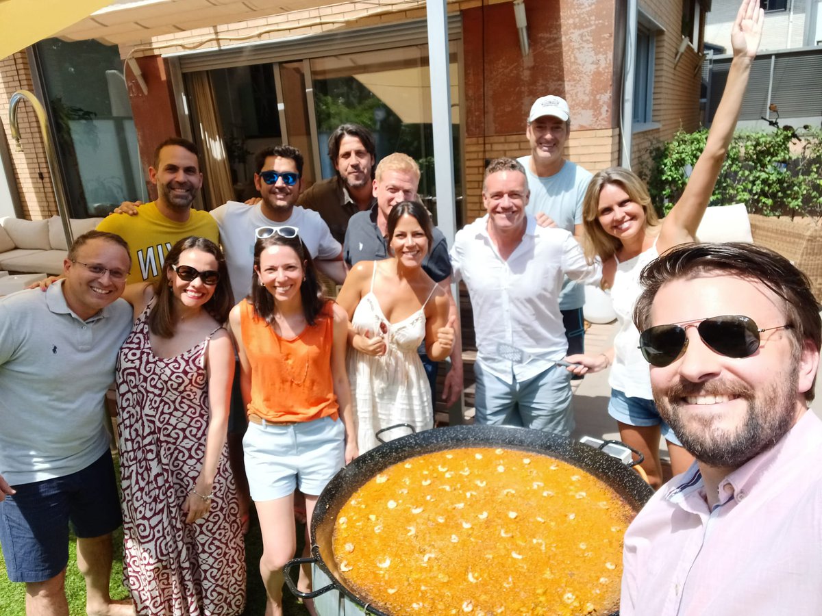Gamelearn's tweet image. Over summer we&apos;re having some #PaellaDays! 🥘 Delicious food and, most importantly, great company! ☀️

#WeAreGamelearn